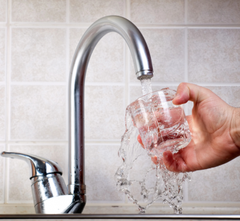 Рассчитываем, что выгоднее: поставить фильтр или заказывать доставку воды