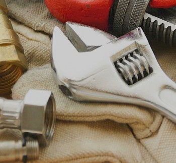 Использование герметика «СантехМастерГель Синий» при подключении водонагревателя