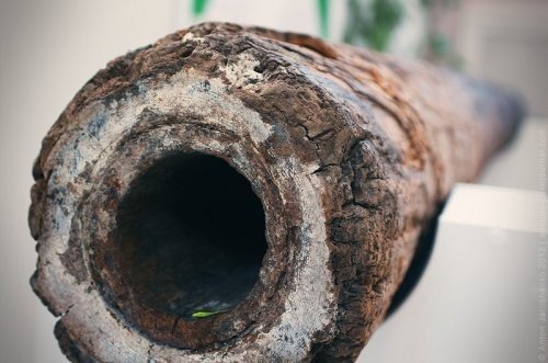 деревянная водопроводная труба